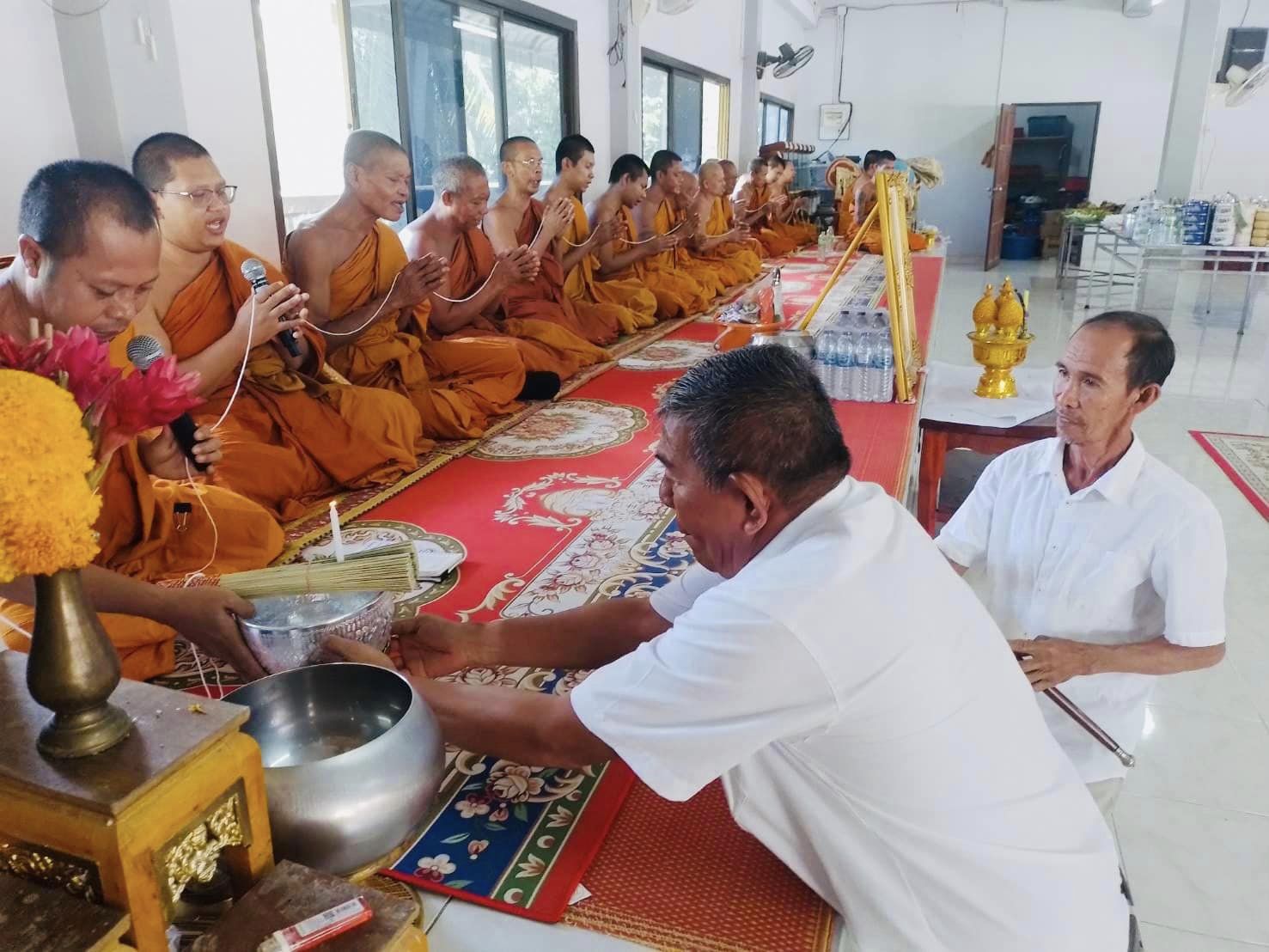 ร่วมพิธีทำบุญทักษิณานุปทานอดีตเจ้าอาวาสวัดเขานางเภา พระครูวีรมงคล ( เนตร) ฐิตวีโร
