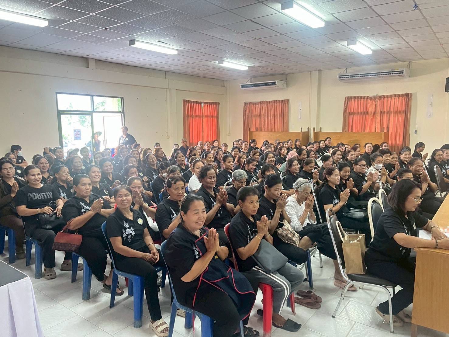 เข้าร่วมประชุมชมรมผู้สูงอายุเทศบาลตำบลกรูด ประจำเดือนธันวาคม 2568 โดยได้เข้าร่วมพบปะและร่วมกิจกรรมกับสมาชิกชมรมผู้สูงอายุ