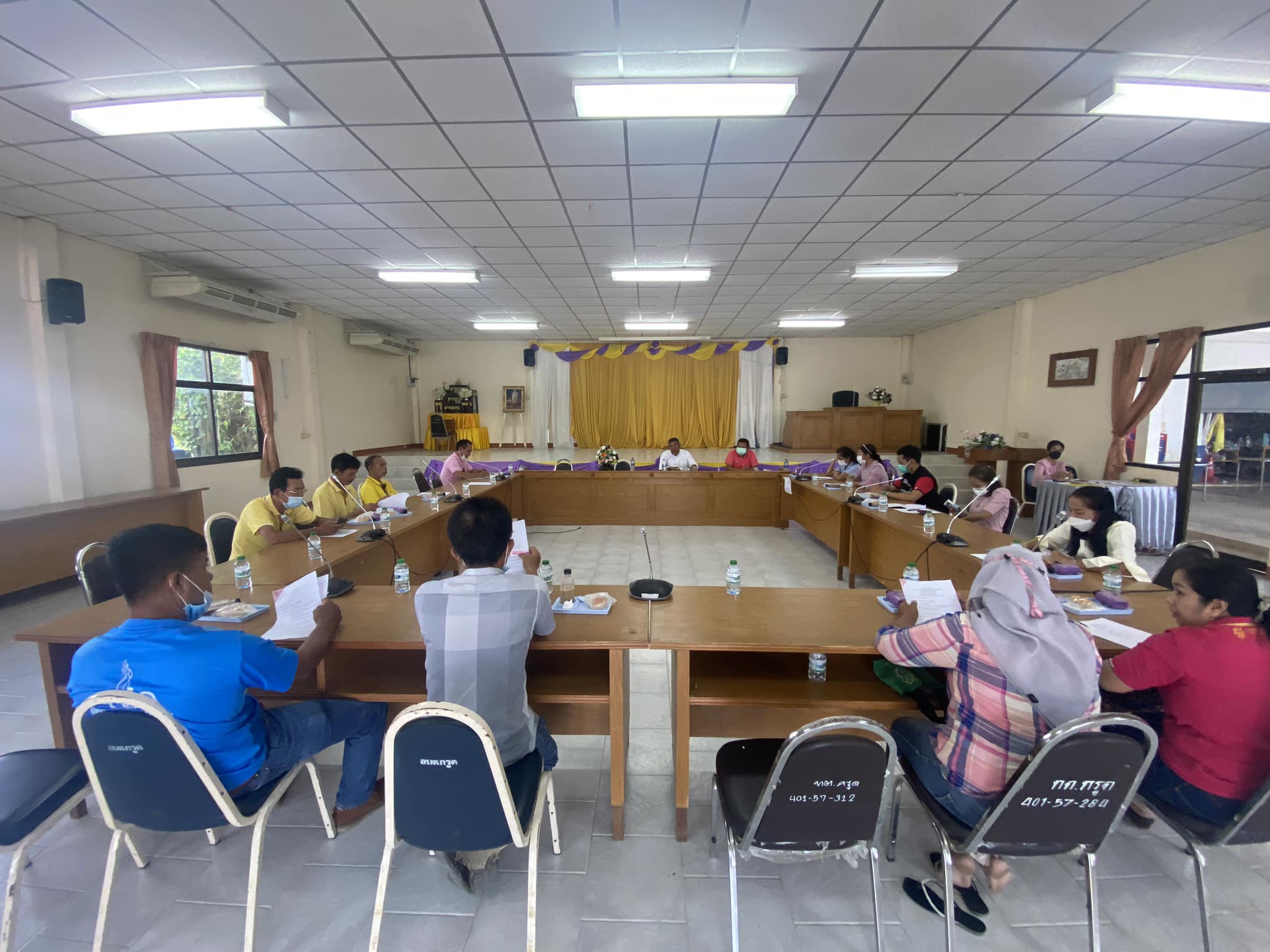 ประชุมเพื่อติดตามโครงการที่ขอสนับสนุนจากกองทุนหลักประกันสุขภาพเทศบาลตำบลกรูด ประจำปีงบประมาณ 2565 